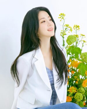 Shin Ji-yeon Instagram - 미쏘와 함께한 로맨틱 스프링🌼

#미쏘 @mixxo_korea