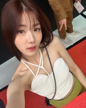 Shin Ji-yeon Instagram - @chanel.beauty.korea ❤️

#CodesCouleur #샤넬코드컬러 #샤넬코드컬러팝업 #샤넬메이크업 #샤넬뷰티