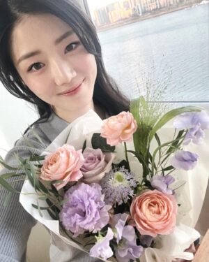 Shin Ji-yeon Instagram - 💐 좋앙🤍