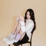Shin Ji-yeon Instagram - @alexandermcqueen 🖤