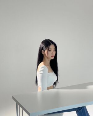 Shin Ji-yeon Instagram - 6월의 나🤍