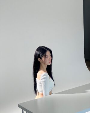 Shin Ji-yeon Instagram - 6월의 나🤍