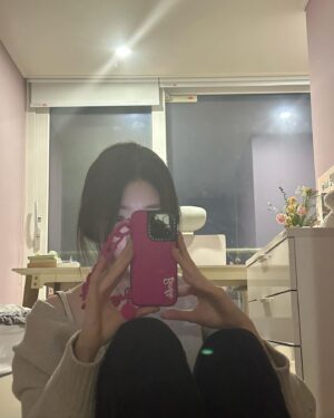 Shin Ji-yeon Instagram - 뒤죽박죽🫧