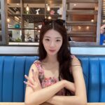Shin Ji-yeon Instagram - my summer came early🌼😎