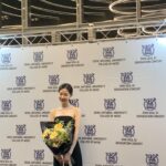 Shin Seul-ki Instagram - 2023.06.25🎹졸업연주 끝!!🤍🎓 연주하는 내내 말로 형용할 수 없을 만큼 행복했고 마지막이라는 생각에 가슴이 아릴만큼 뭉클했습니다. 예술에 정답은 없지만 본질을 찾고자 하는 순수함이 가장 음악을 빛내주는 것 같아요 준비과정은 매우 고됐지만 고민하고 노래할 수 있어 행복했습니다 🥹 학부 생활의 끝을 잘 마무리 할 수 있었던 건 연주회의 자리를 빛내준 지인분들과 팬분들의 사랑 덕분이라고 생각해요 .정말 감사합니다🥹🤍 저는 교정을 떠나지만 4년 동안의 배움을 안고 씩씩하고 성실하게 사회로 나아가겠습니다.🤓 안뇽 학교야~~😍