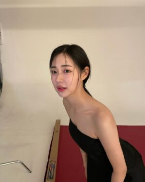 Shin Seul-ki Instagram - 🌹🌺🥀