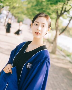 Shin Seul-ki Instagram - ☺️🎓