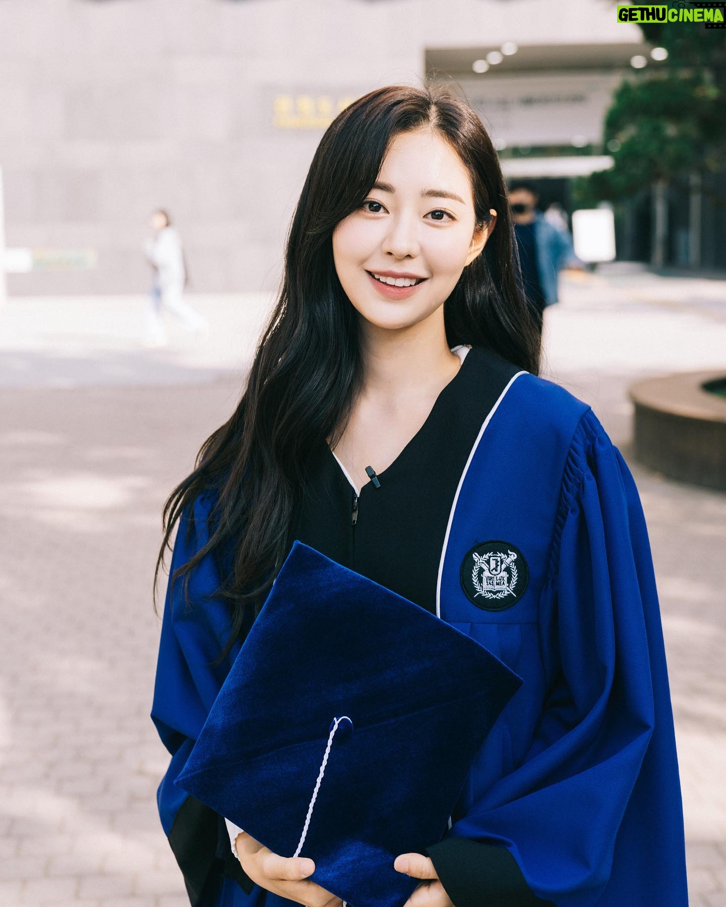 Shin Seul-ki - 565.5K Likes - ☺️🎓