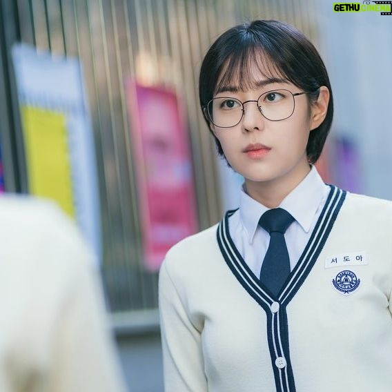 Shin Seul-ki - 298.3K Likes - 지금부터 마지막 피라미드게임을 시작할게.🔺