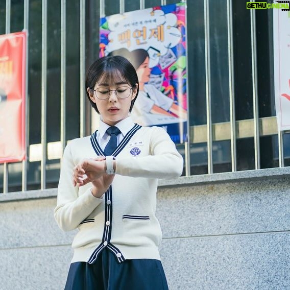 Shin Seul-ki - 298.3K Likes - 지금부터 마지막 피라미드게임을 시작할게.🔺