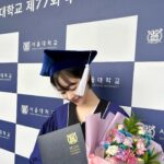 Shin Seul-ki Instagram - 👩‍🎓💙