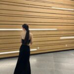 Shin Seul-ki Instagram - 2023.06.25🎹졸업연주 끝!!🤍🎓 연주하는 내내 말로 형용할 수 없을 만큼 행복했고 마지막이라는 생각에 가슴이 아릴만큼 뭉클했습니다. 예술에 정답은 없지만 본질을 찾고자 하는 순수함이 가장 음악을 빛내주는 것 같아요 준비과정은 매우 고됐지만 고민하고 노래할 수 있어 행복했습니다 🥹 학부 생활의 끝을 잘 마무리 할 수 있었던 건 연주회의 자리를 빛내준 지인분들과 팬분들의 사랑 덕분이라고 생각해요 .정말 감사합니다🥹🤍 저는 교정을 떠나지만 4년 동안의 배움을 안고 씩씩하고 성실하게 사회로 나아가겠습니다.🤓 안뇽 학교야~~😍