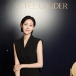 Shin Seul-ki Instagram - #광고 @esteelauderkr ESTEE LAUDER LOUNGE ‘에스티 로더 라운지’에 다녀왔어요☁ 에스티 로더의 갈색병과 신제품 갈색병 레스큐 솔루션 그리고 더블웨어, 퓨어 컬러 립스틱까지 다채로운 체험이 준비되어 있으니 여러분들도 8월13일까지 성수동 에스티 로더 라운지에서 경험해 보세요☺️ #에스티로더라운지 #갈색병 #갈색병레스큐솔루션 #갈색병세럼 #ESTEELAUDER