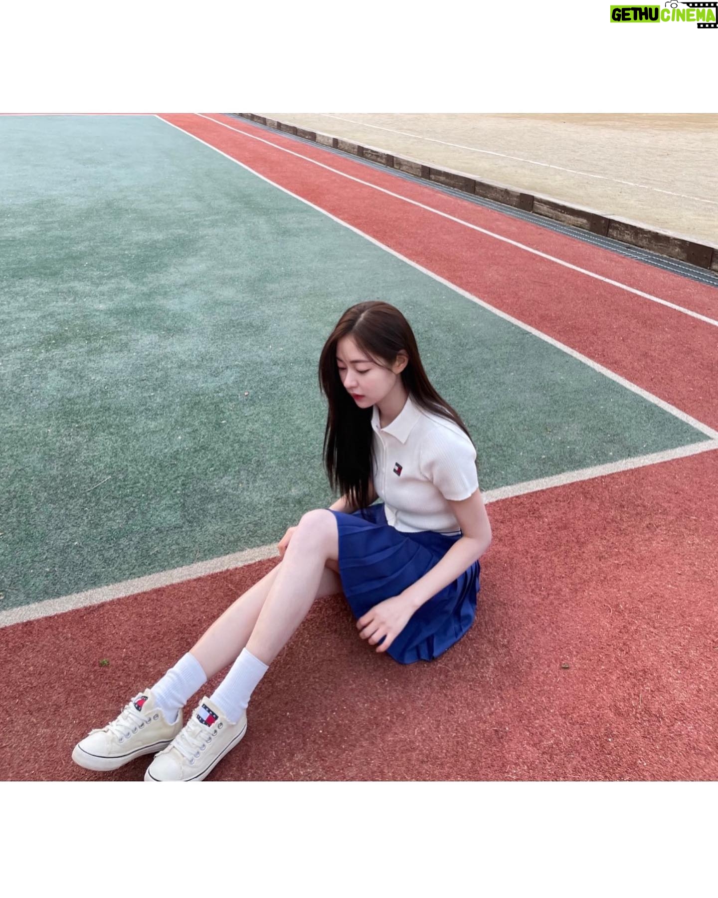 Shin Seul-ki - 303.5K Likes - @tommyjeans 👟👖 ❤️
#광고 #tommyjeans #버지니아캔버스로우