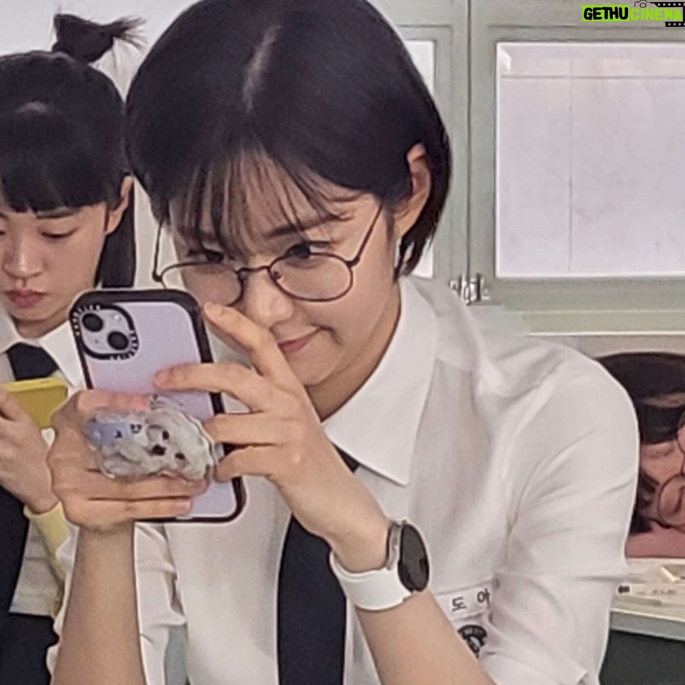 Shin Seul-ki - 756.4K Likes - 도아