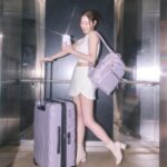 Shin Seul-ki Instagram - @tumitravel 🗺️💜 #광고 #Tumi #Tumikr #TUMIVOYAGEUR #TUMI19D