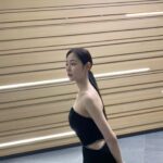 Shin Seul-ki Instagram - 2023.06.25🎹졸업연주 끝!!🤍🎓 연주하는 내내 말로 형용할 수 없을 만큼 행복했고 마지막이라는 생각에 가슴이 아릴만큼 뭉클했습니다. 예술에 정답은 없지만 본질을 찾고자 하는 순수함이 가장 음악을 빛내주는 것 같아요 준비과정은 매우 고됐지만 고민하고 노래할 수 있어 행복했습니다 🥹 학부 생활의 끝을 잘 마무리 할 수 있었던 건 연주회의 자리를 빛내준 지인분들과 팬분들의 사랑 덕분이라고 생각해요 .정말 감사합니다🥹🤍 저는 교정을 떠나지만 4년 동안의 배움을 안고 씩씩하고 성실하게 사회로 나아가겠습니다.🤓 안뇽 학교야~~😍