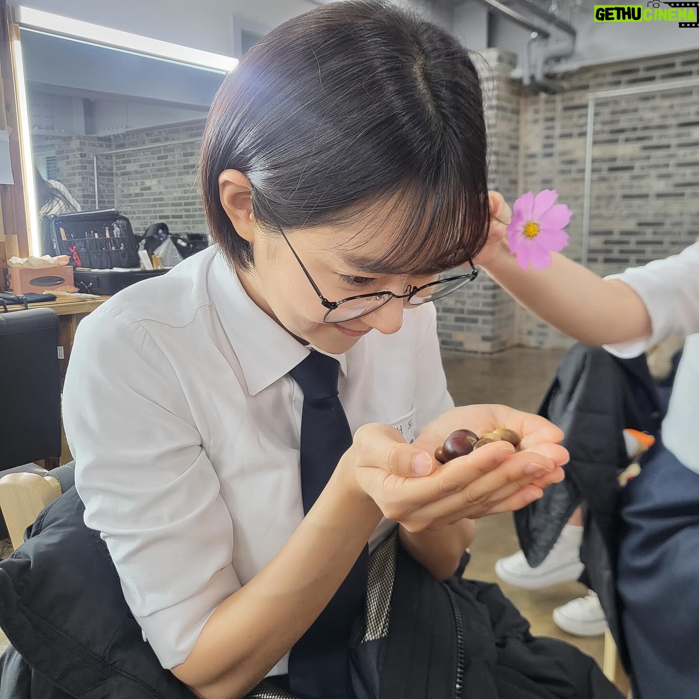 Shin Seul-ki - 756.4K Likes - 도아
