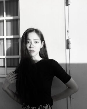 Shin Seul-ki Instagram - 🏃🏻‍♀️ with @calvinklein #캘빈클라인스포츠