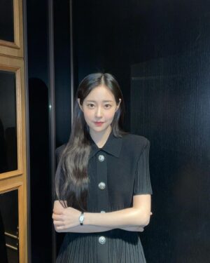 Shin Seul-ki Instagram - 🔺🎮 ❤️‍🔥지금 @tving.official