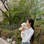 Shin Seul-ki Instagram - 🌸🐶