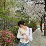 Shin Seul-ki Instagram - 🌸🐶