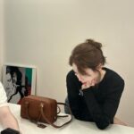 Shin Su-hyun Instagram – 👜👚#LaurenRalphLauren