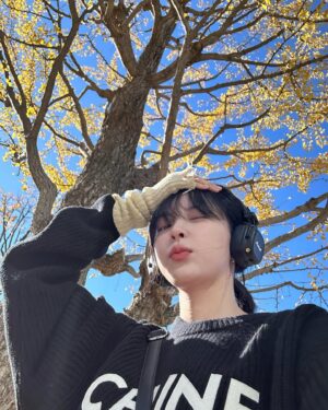 Shin Su-hyun Instagram - 감성이요 낭만이요 가을이오
