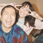 Shiori Sato Instagram - . 「BAILA」2•3月合併号🍛 同郷のハライチさんをお招きした "幼なじみの澤部くん岩井くんとルームシェア着回し" 選ぶのにとっても時間のかかったアザーカットを🕊️ 今回は、15年ぶりに上尾駅でばったり再会をして そこから3人でシェアハウスがはじまる物語🐈笑 撮影中、それぞれのカットでこの物語に合わせた ポージングやせりふをたくさん提案してくださって それがとってもおもしろくて楽しくて！ ほんとに3人で住めたらいいのに〜 これがタワレコのポスターになったらいいのに〜と どこまでも妄想が止まらなくなる撮影でした☺️