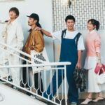 Shiori Sato Instagram - . 「BAILA」4月号 同志のようなパンサーさんをお招きした "クラスメイトと、夢と希望着回し" アザーカットです🫧 くすっとしてきゅんとする物語になりました🌸 それぞれの個性を活かしつつも わたしの壮大な妄想が加わったわけですが 誌面を見た向井さんに、 おれモジモジしすぎじゃない！？ 好きな人の前では照れてばかりで恥ずかしいよ〜 とのお言葉いただいたのですが😂 わ、わ、わたしの勝手な妄想ですからねっ🤭🤫☺️ 麺を可憐に踊らせてくれた菅さん🍜 自ら生クリームを鼻につけてくれた尾形さんも🍰 おちゃめでおもしろくておしゃれな着こなしを 本当にありがとうございました🐆♡ 休憩中に3人でずぅ〜っとお喋りして笑い合っていた あの仲良しな光景も忘れません🥰