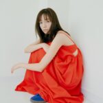 Shiori Sato Instagram - . 佐藤栞里× Spick & Span コラボアイテムが完成いたしました☺︎ 日常が、おでかけが、ちょっとそこまでが もっともっとわくわくできたらいいなと そんな想いを込めながら ひとつひとつ大切に制作いたしました。 ここがこうだったらもっといいなとか この色があったら欲しかったなとか もともと大好きなアイテムたちに そんな妄想や理想をぎゅっと詰め込んで、 普段はまあいっかを頻繁に発動させるわたしですが 今回ばかりはその言葉を封印して たくさんの打ち合わせを重ね、 ありがたい意見もいただいて これだ！と満足のいくものを作ることができました！ どうかどうか、みなさんにその想いが届くといいなと そして心がときめいてもらえたらいいなと 皆さんの笑顔を願いながら、 その日を楽しみにしています。 本日5月20日(月)19:00から WEBでの先行予約が始まっていて、 店舗・オンラインストアでは 6月7日(金)から発売開始です🌿