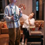 Shiori Sato Instagram - . 「BAILA」6月号 有楽町にて三四郎さんと開催した "親友だからこそ素直になれない時だってある 青春のスニーカー着回し" アザーカットです👟 おふたりって仲良しだな〜と思うことが 壁の現場で多々あるのですが (小宮さんが出番の時にその様子を 相田さんが愛おしそうに見守る姿など、その逆も然り☺️) その雰囲気をどうにか誌面でも表現したい！と思い おそらくおふたりがリラックスできるであろう ニッポン放送さんを舞台にお送りしました。 1カット1カット終わる毎にモニターを確認して、 もっとこうしたら良くなるかもと さりげなくたくさんの提案をしてくれて まっすぐ真剣に取り組んでくださった小宮さん。 少しの空き時間でもおしゃべりをして現場を和ませてくれたうえに 帰りに大都会の横断歩道の真ん中で私たちが乗るロケバスに ぶんぶんと手を振ってくださった相田さん。 そしてなんてったって演技力も素晴らしく 動画かな⁉︎と思える瞬間がたくさんありました。 喧嘩するシーン入れ込んでよかったな〜！笑 おふたりの表情、動き、空気感... お見逃しないよう隅々まで見ていただきたいです🤲
