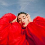 Shirine Boutella Instagram - Pub @kenzo ? Wallah même pas .. Une équipe de haute voltige : Photographe @fannycortade styliste @caulifinger hair @jimmy_glt MUA @klairemua Merci au @fsgeorgevparis pour cette suite incroyable
