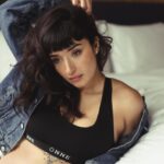 Shirine Boutella Instagram – 🌷

Photographe @fannycortade 
styliste @caulifinger 
hair @jimmy_glt 
MUA @klairemua 
@soparishotel 

Denim
@levisparis 
@shatlestore
