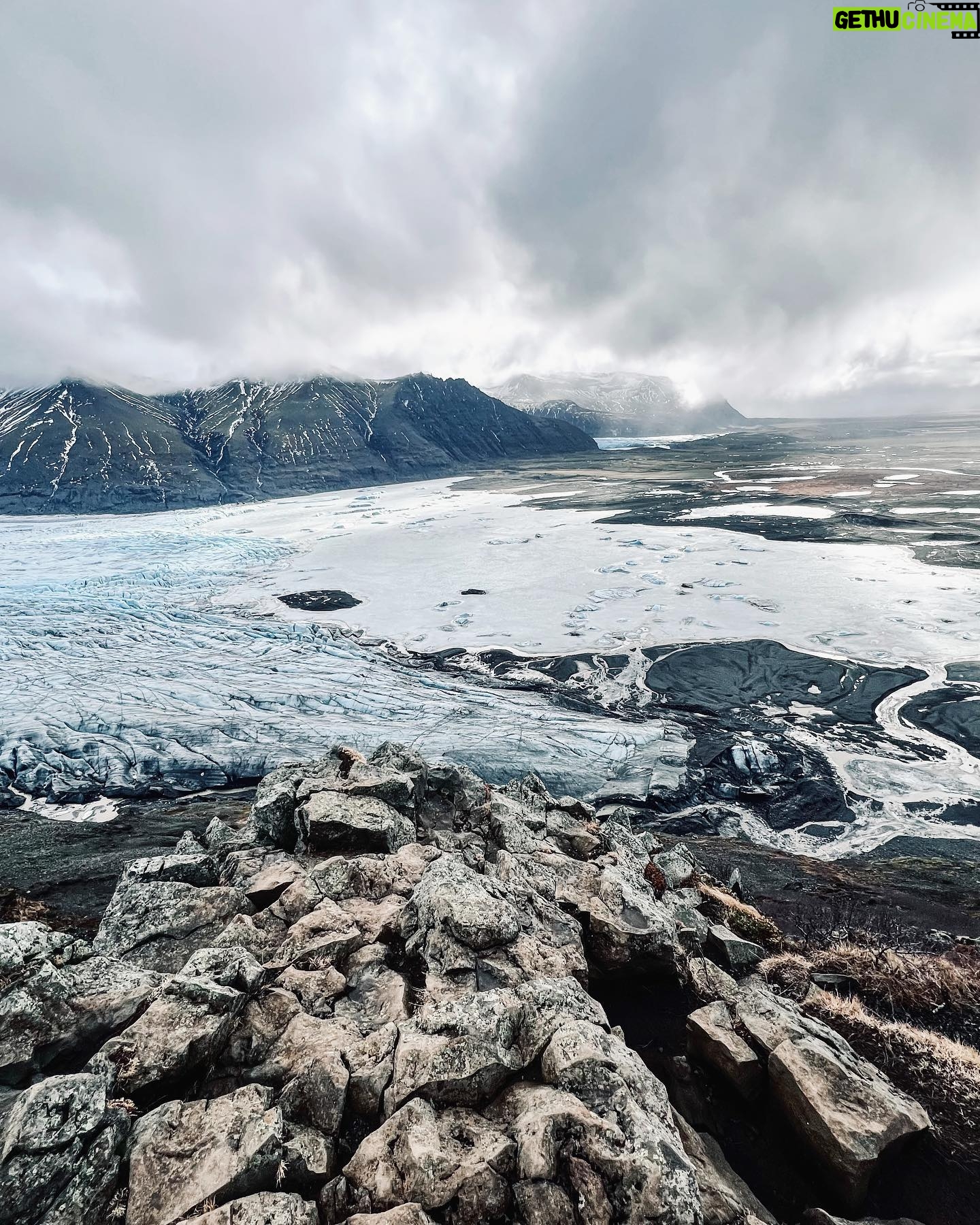 Shirine Boutella Instagram - The most beautiful trail we did 🏔️! 5h30 and a breathtaking view. We used the app @alltrails to find it (them) and to track us. Glacier everywheeerrree ❄️ Every piece of this country is stunning ! ✨ #iceland #trail #roadtrip #svartifoss