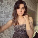 Shirley Setia Instagram - Aaj mann kiya, so got dressed & now chilling at home 😅 💁🏻‍♀️🧚🏻‍♀️ Aapka kya plan hai aaj ka? ✨ #saturdayvibes