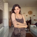 Shirley Setia Instagram - Aaj mann kiya, so got dressed & now chilling at home 😅 💁🏻‍♀️🧚🏻‍♀️ Aapka kya plan hai aaj ka? ✨ #saturdayvibes