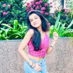 Shivika Rishi Instagram - 🫶🏻🌺💙 #photooftheday #monday #love #flowerlove #explore #fyp #influencers #actors #pose