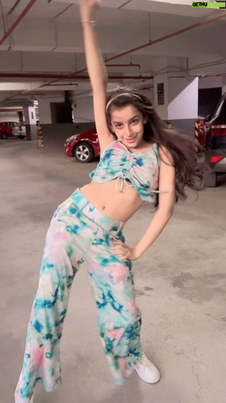 Shivika Rishi - 18.3K Likes - This song is 🩵 by @arianagrande
#instagram #viralreels #trendingnow #views #arianagrande #bloodline #explorepage #dancechallenge