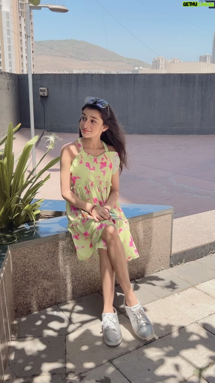 Shivika Rishi - 12.7K Likes - Tu screen wali hai📽️,Mein Kitab wala hu📚
#lofi #love #album #reelsvideo #instagram #viewsforviews #viralreels #reels #fyp #song