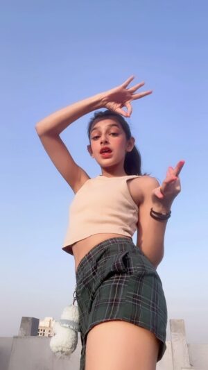 Shivika Rishi Instagram - 🔥🧩

#yimmyyimmy #trendingreels #viralreels #dancechallenge #viewsforviews #explore @tayc @piyush_bhagat @shaziasamji @jacquelienefernandez