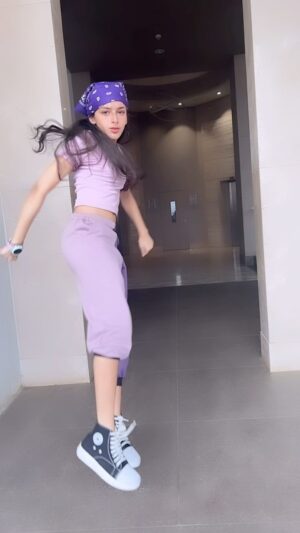 Shivika Rishi Instagram - Like I do …🪻💜

#trendingreels #viralreels #dancevideo #likeido #likeidochallenge #explore #viral