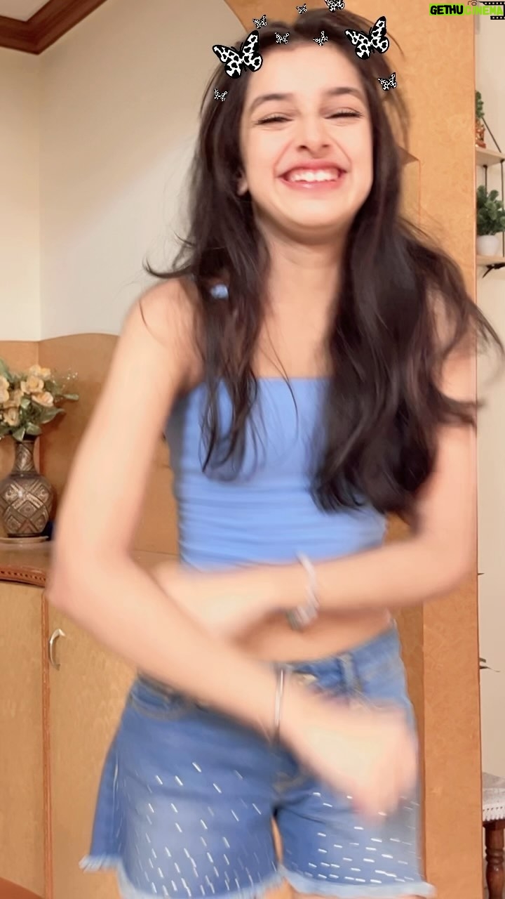 Shivika Rishi - 18.5K Likes - 🦋
#instagram #reels #dancechallenge #W.i.S.H #lazeezdancechallenge #trendydance #viralvideos