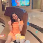 Shivika Rishi Instagram - All about Premiere night 🧡🦁 @garfieldmovie @mr_faisu_07 @fukravarun @sonypicturesin #garfieldmovie #premiere #movie #influencer #actor #explore #photography
