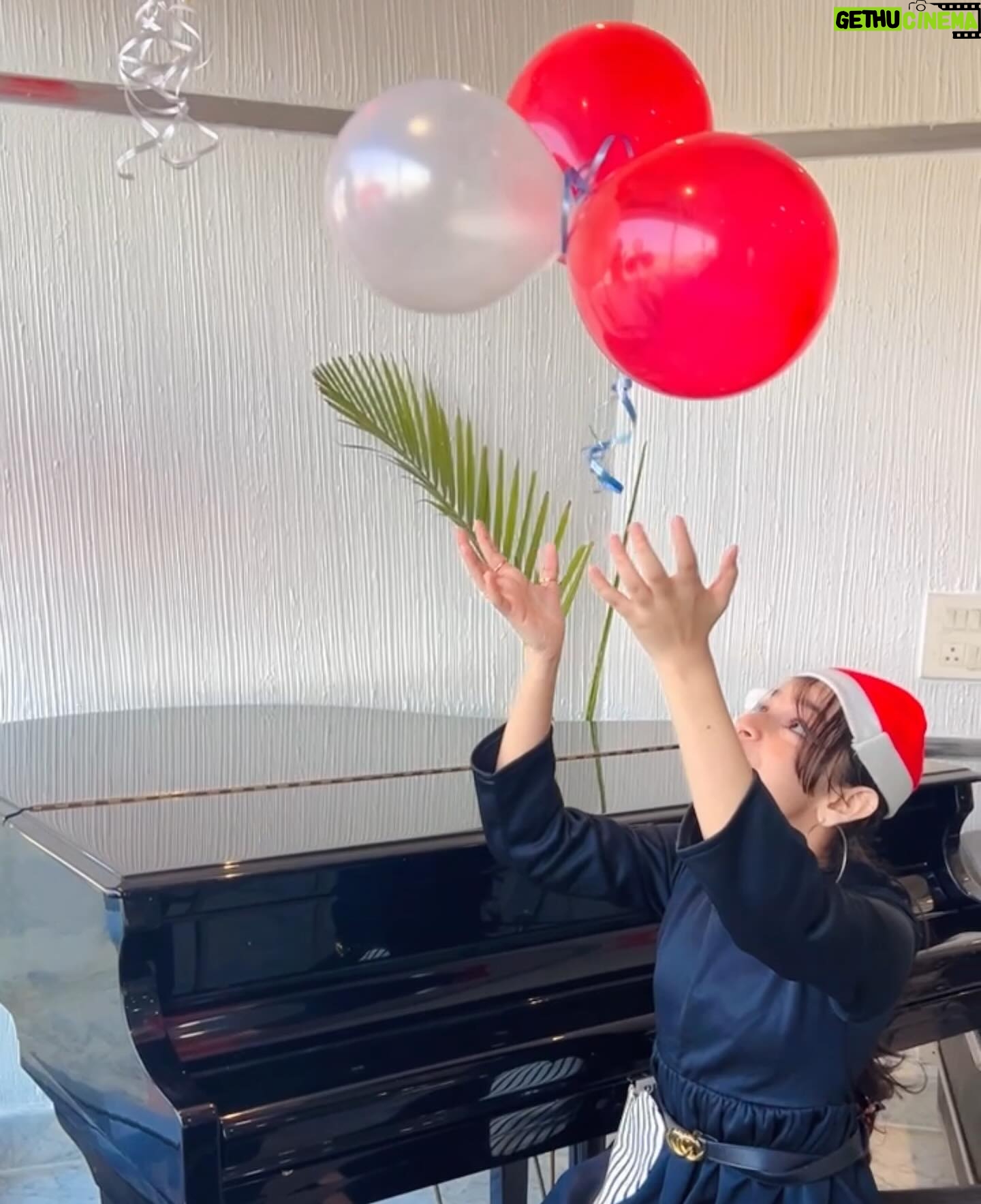 Shivika Rishi Instagram - Merry Christmas 🎅🎄✨