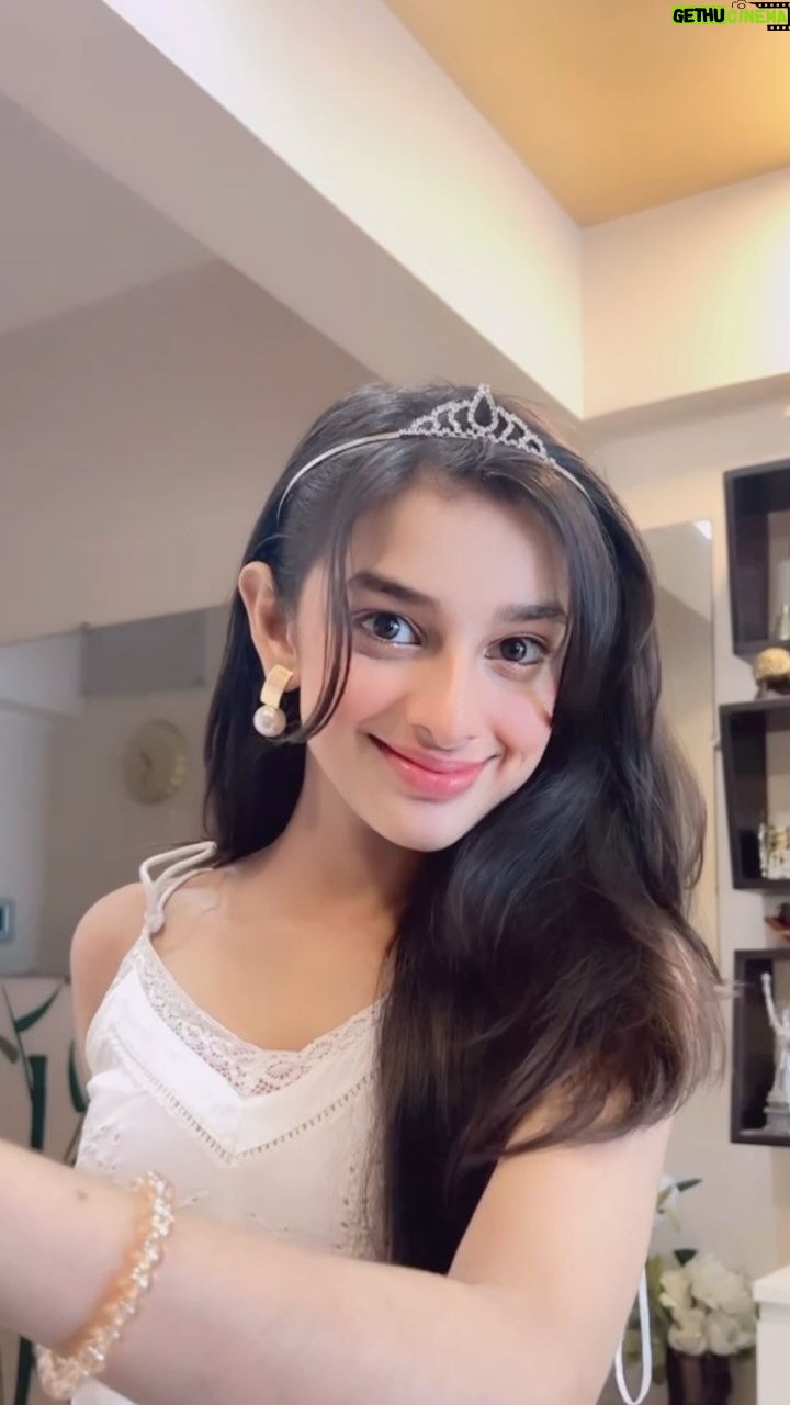 Shivika Rishi - 24K Likes - Hosh uade adah!!🤍🪩
#transition #trending #love #slowmo #reelsvideo #reelsinstagram #reels #reelitfeelit #explore #kissmebaby #viral