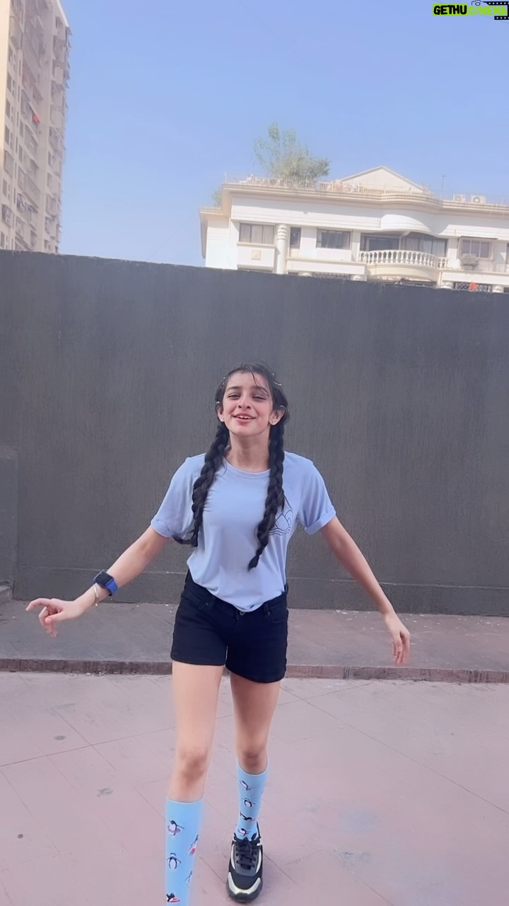 Shivika Rishi - 15.8K Likes - Q tujpe muje pyaar🩵🩶🖤…✨
#instagram #trendingreels #deewanahaiyehmann #qtujpemujepyaraayahai #dancerlife #love #explorepage #viralvídeos #shuffeldance