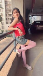 Shivika Rishi Instagram - Dil de…✨ #instagram #trendingreels #dildediya #dancerlife #love #explorepage #viralvídeos
