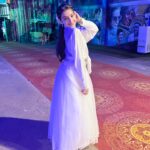 Shivika Rishi Instagram – Golden night with this golden piece🏆✨…National icon award for my role in Khichdi 2
Can’t thank you enough 🫶🫶

#awards #instalike #fashionstyle #achievements #exploremore #featuredmodel #awardshow #influencer