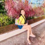 Shivika Rishi Instagram - ⛱️🍃🍂🔆🎈 #instagram #fashionblogger #airport #cute #explore #pose #newpost